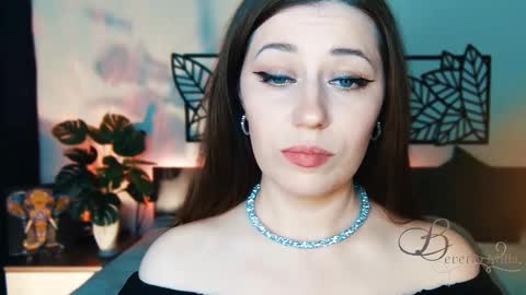 Snapshot of missbeverlymills chatting on February 13, 12:11 pm The divine Beverly online show from February 13, 12:11 pm