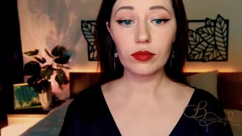 Snapshot of missbeverlymills chatting on December 13, 5:54 pm The divine Beverly online show from December 13, 5:54 pm