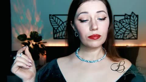 Snapshot of missbeverlymills chatting on January 9, 8:55 pm The divine Beverly online show from January 9, 8:55 pm