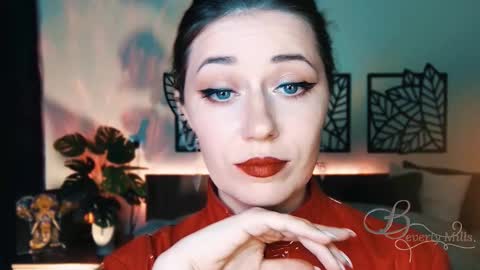Snapshot of missbeverlymills chatting on February 15, 7:28 pm The divine Beverly online show from February 15, 7:28 pm