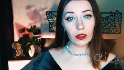 Snapshot of missbeverlymills chatting on February 22, 4:37 pm The divine Beverly online show from February 22, 4:37 pm