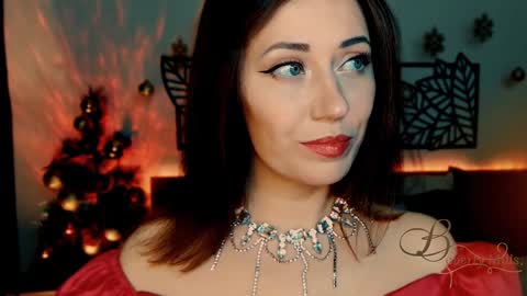 Snapshot of missbeverlymills chatting on December 29, 6:16 pm The divine Beverly online show from December 29, 6:16 pm