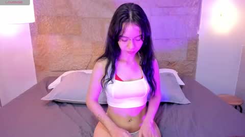 Snapshot of missbombom chatting on September 27, 4:41 am Miss Bombom online show from September 27, 4:41 am