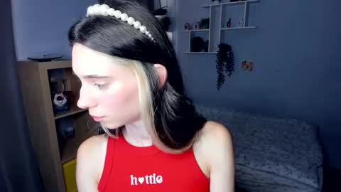 Snapshot of misschaotic_ chatting on September 15, 7:38 am Shelley online show from September 15, 7:38 am