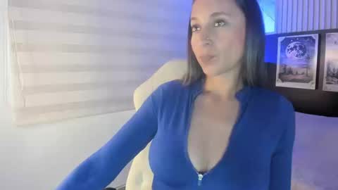 Snapshot of misscheelsee_as chatting on September 10, 1:55 pm misscheelsee_as online show from September 10, 1:55 pm