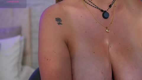 Snapshot of missdanah chatting on October 18, 12:57 am D A N A online show from October 18, 12:57 am