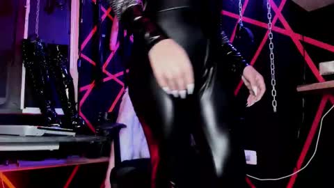 Missdarklady online show from March 3, 11:33 pm