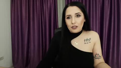 Miss online show from January 4, 9:31 pm