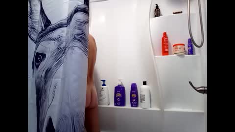 MissEeva online show from January 8, 7:45 pm