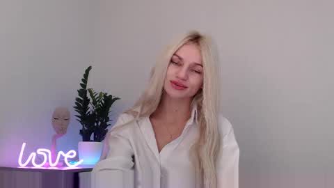 EMMA online show from January 5, 9:47 pm