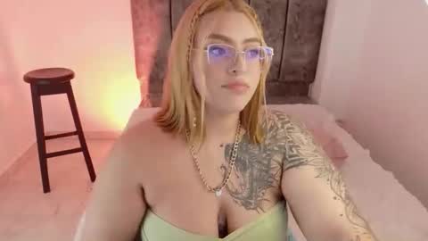 missevans_ online show from March 17, 3:54 am