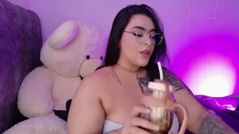 missevans_ online show from July 20, 4:20 pm