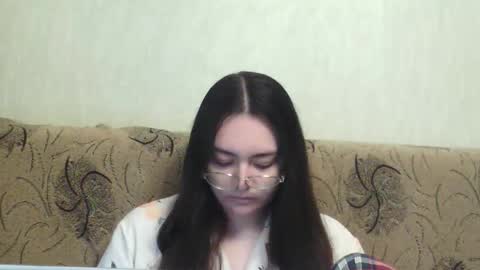 missis mona online show from October 4, 7:03 am