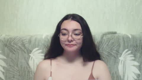 missis mona online show from December 8, 9:19 pm