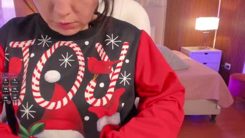 Bella Castillo online show from December 7, 11:40 am