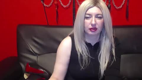 MissKaliAnia online show from December 2, 10:32 pm