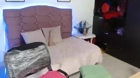 misskarol18 online show from February 21, 6:04 pm