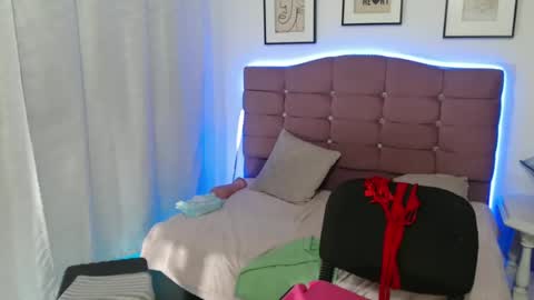 misskarol18 online show from March 4, 5:24 pm