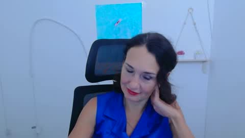 Christina online show from December 1, 1:03 pm