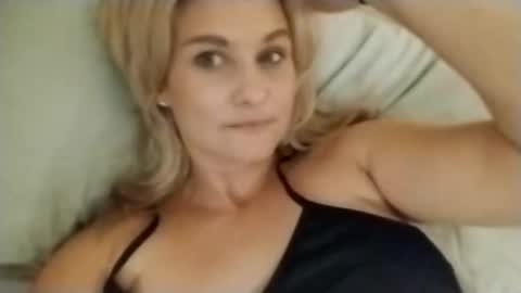 Misslicks online show from November 16, 5:53 am