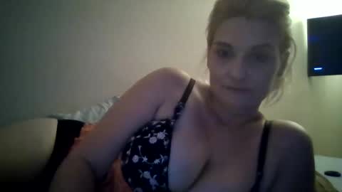 Misslicks online show from October 25, 1:46 am