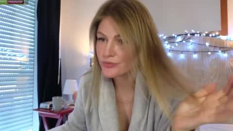 Misslucci online show from December 15, 9:56 am
