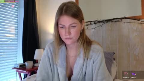 Misslucci online show from December 3, 9:42 am