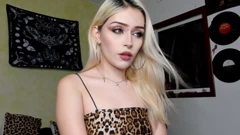 Miss Luna online show from January 31, 9:48 pm