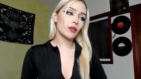 Miss Luna online show from February 12, 8:29 pm
