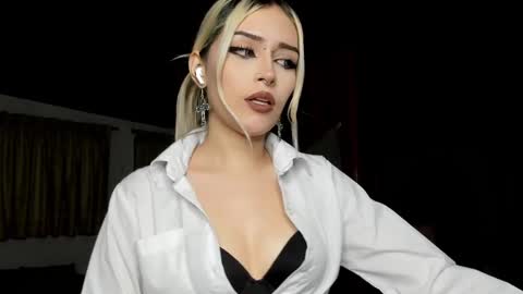 Miss Luna online show from February 28, 11:45 pm