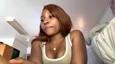 missmarimac online show from February 13, 5:36 pm