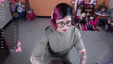 Miss Mia online show from December 15, 1:11 pm