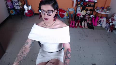 Miss Mia online show from January 3, 1:25 pm