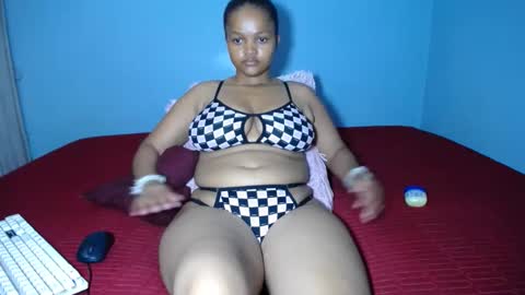 mimmi online show from February 3, 4:57 am