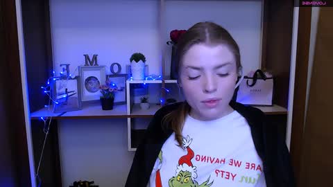 Snapshot of missoliviaa_ chatting on January 9, 8:03 am Olivia online show from January 9, 8:03 am