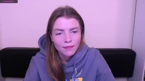 Snapshot of missoliviaa_ chatting on January 21, 8:08 am Olivia online show from January 21, 8:08 am