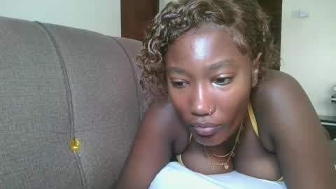 pretty gal online show from June 15, 9:31 am