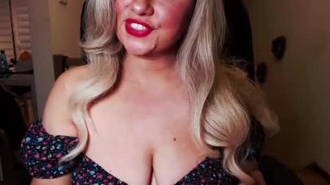 Snapshot of missqueen1416 chatting on March 12, 9:45 pm Missqueen1416 online show from March 12, 9:45 pm