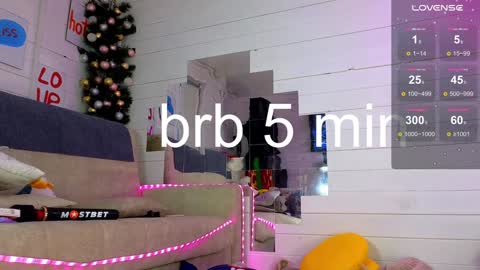 . online show from December 8, 8:09 am