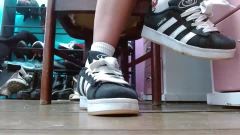 TELL ME MISS online show from March 11, 3:58 pm