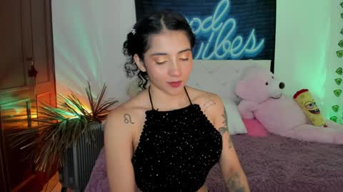 Snapshot of misstexass_ chatting on January 1, 9:09 pm Natalie Texass indepedent model online show from January 1, 9:09 pm