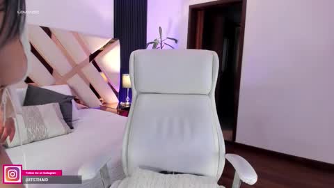 Fernanda Davila online show from February 24, 10:30 pm