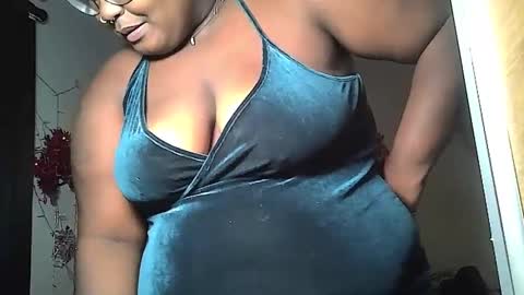 Misstrezzkristina online show from February 12, 5:05 pm