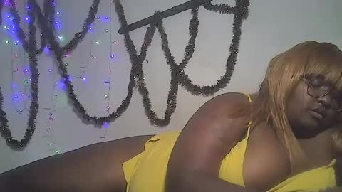 Misstrezzkristina online show from December 18, 1:15 am