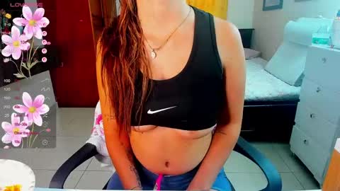 Snapshot of missvalery1 chatting on September 12, 10:17 pm missvalery1 online show from September 12, 10:17 pm