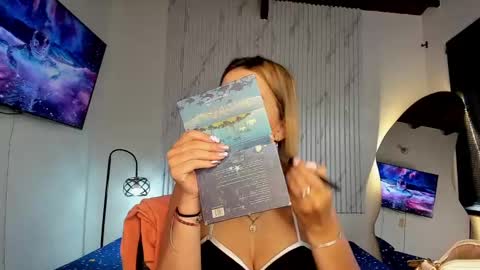 Snapshot of missvalery1 chatting on December 28, 12:24 pm missvalery1 online show from December 28, 12:24 pm