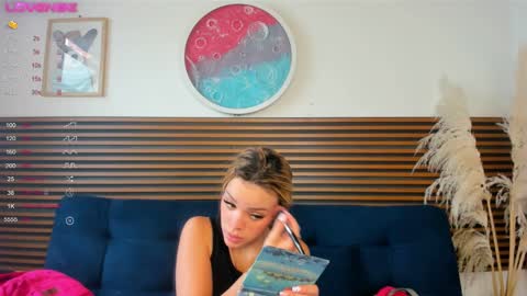 Snapshot of missvalery1 chatting on December 16, 8:48 pm missvalery1 online show from December 16, 8:48 pm