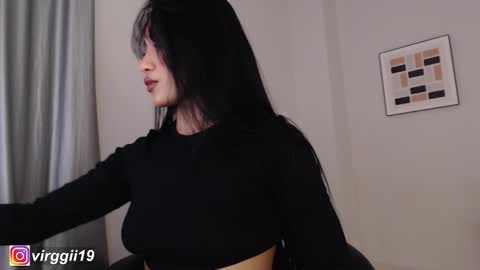 missvirggii online show from October 20, 9:40 pm