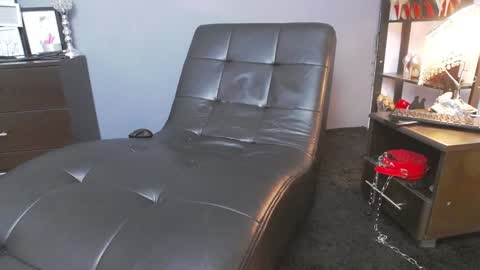 Snapshot of missvontease chatting on January 30, 7:04 pm Miss Von Tease online show from January 30, 7:04 pm