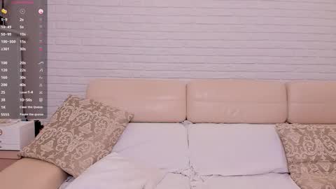 missxcaprice online show from March 19, 6:18 am